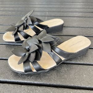 Comfortview ‎ Womens Sz 8.5 Wedge Sandals Slip on Open Toe Flower Black